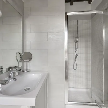 Flowers Casa de hóspedes 3*