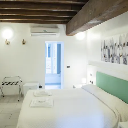 Flowers 招待所 罗马