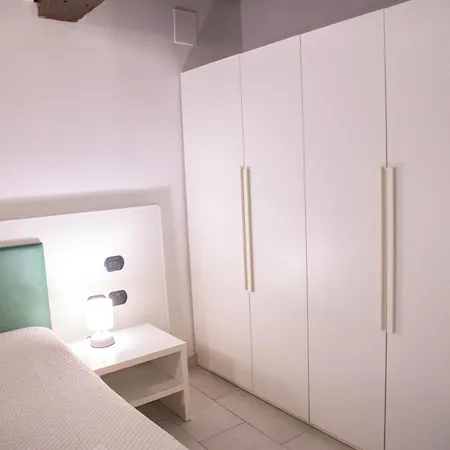 Flowers 招待所 罗马