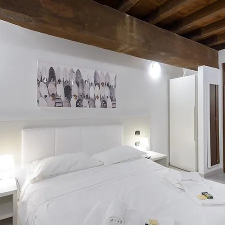 Guest house Flowers Apartments 2*