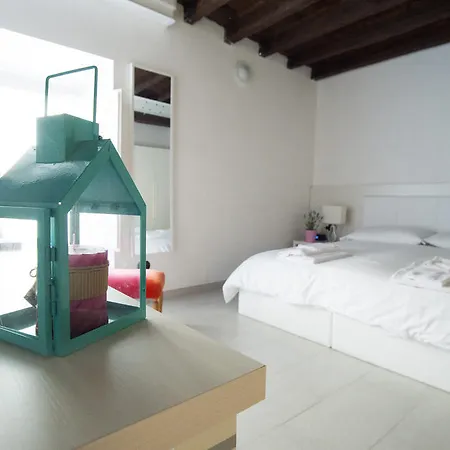 Guest house Flowers Apartments Rome